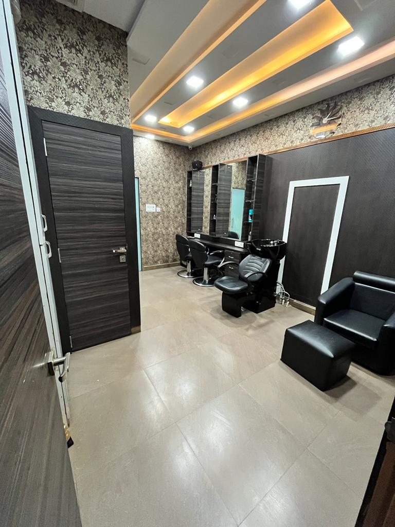 Salon Section